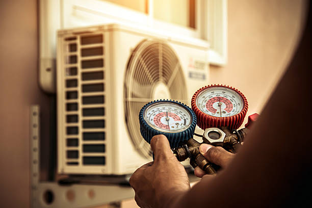 Professional Hvac Installation technician working in Amanda, OH